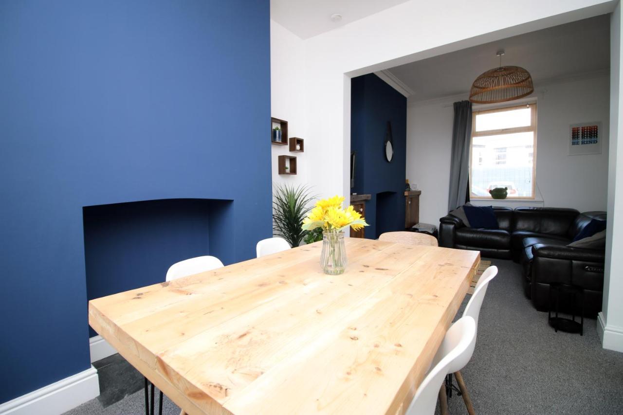 - 3 Bedroom - Free Parking - Walk To Shopping Town Centre And Castle Casa vacanze *