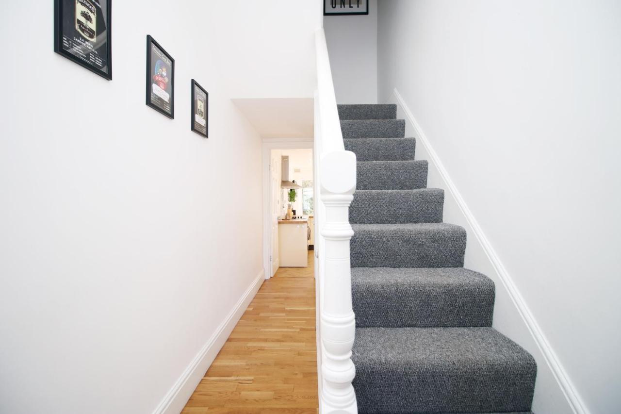 Casa vacanze - 3 Bedroom - Free Parking - Walk To Shopping Town Centre And Castle