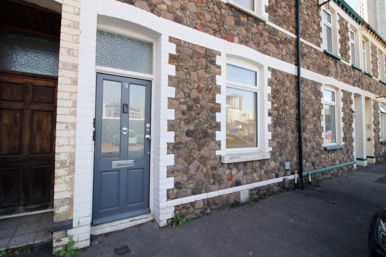 - 3 Bedroom - Free Parking - Walk To Shopping Town Centre And Castle Casa vacanze Cardiff