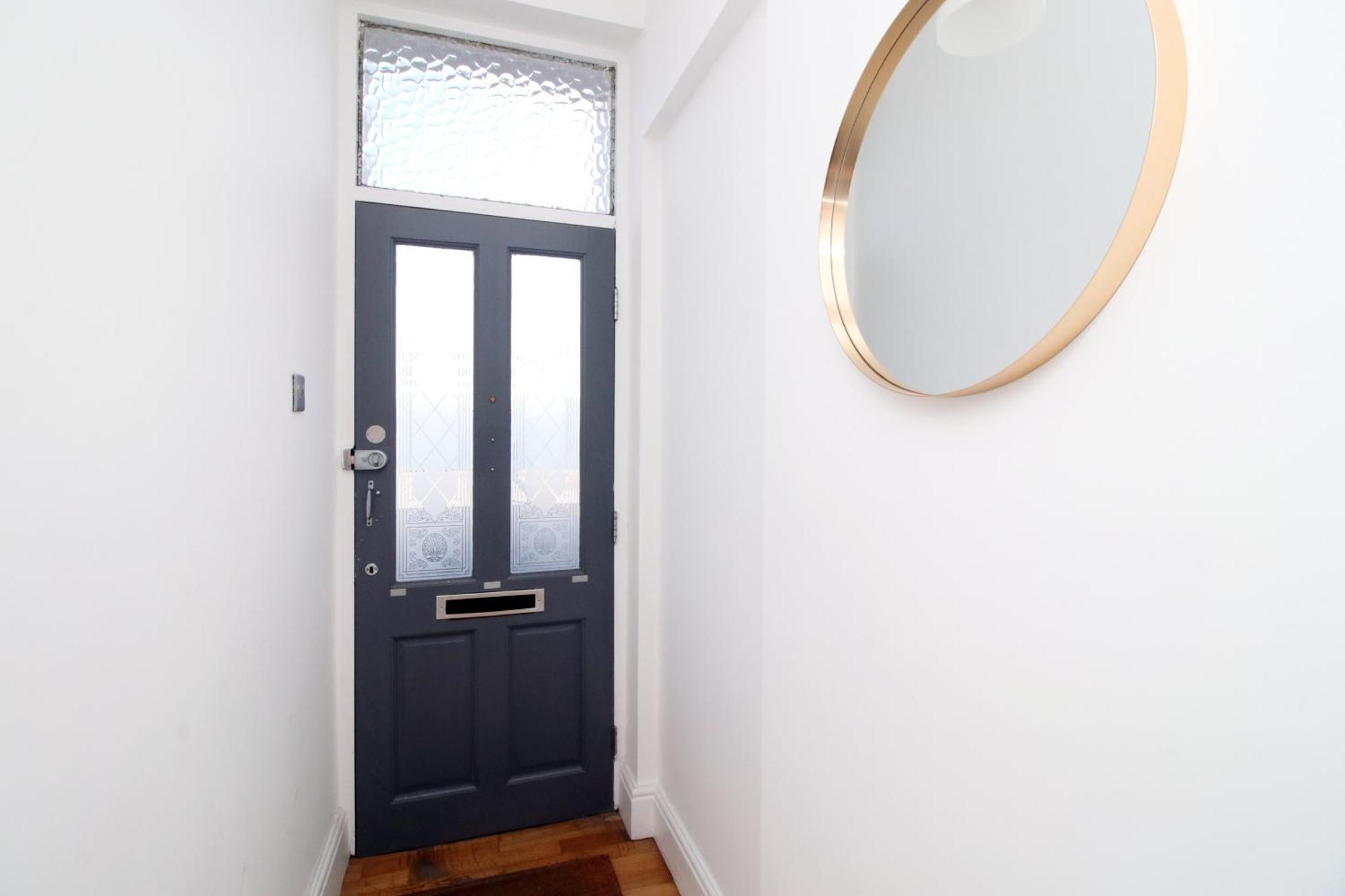 - 3 Bedroom - Free Parking - Walk To Shopping Town Centre And Castle Casa vacanze Cardiff