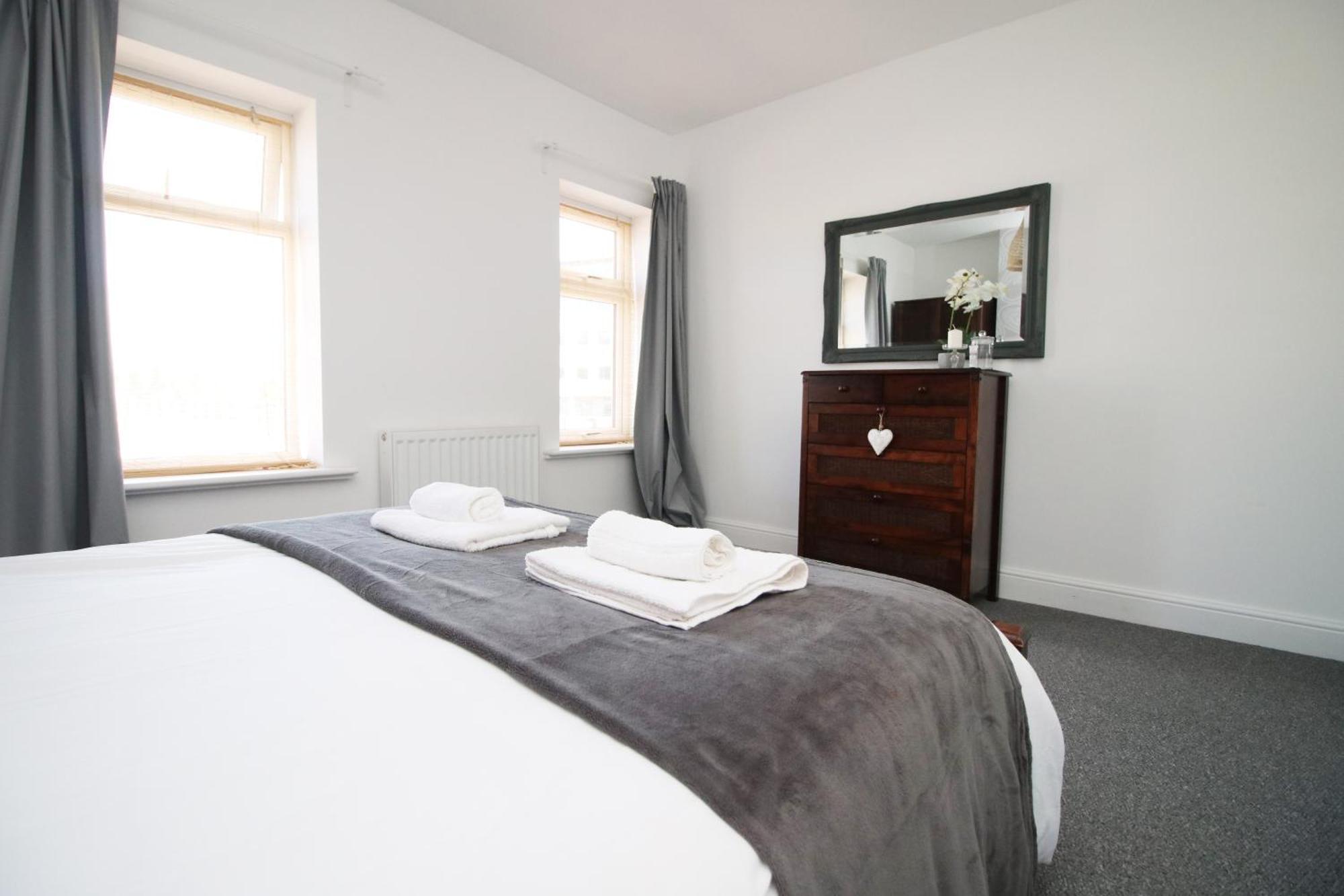 Casa vacanze - 3 Bedroom - Free Parking - Walk To Shopping Town Centre And Castle *