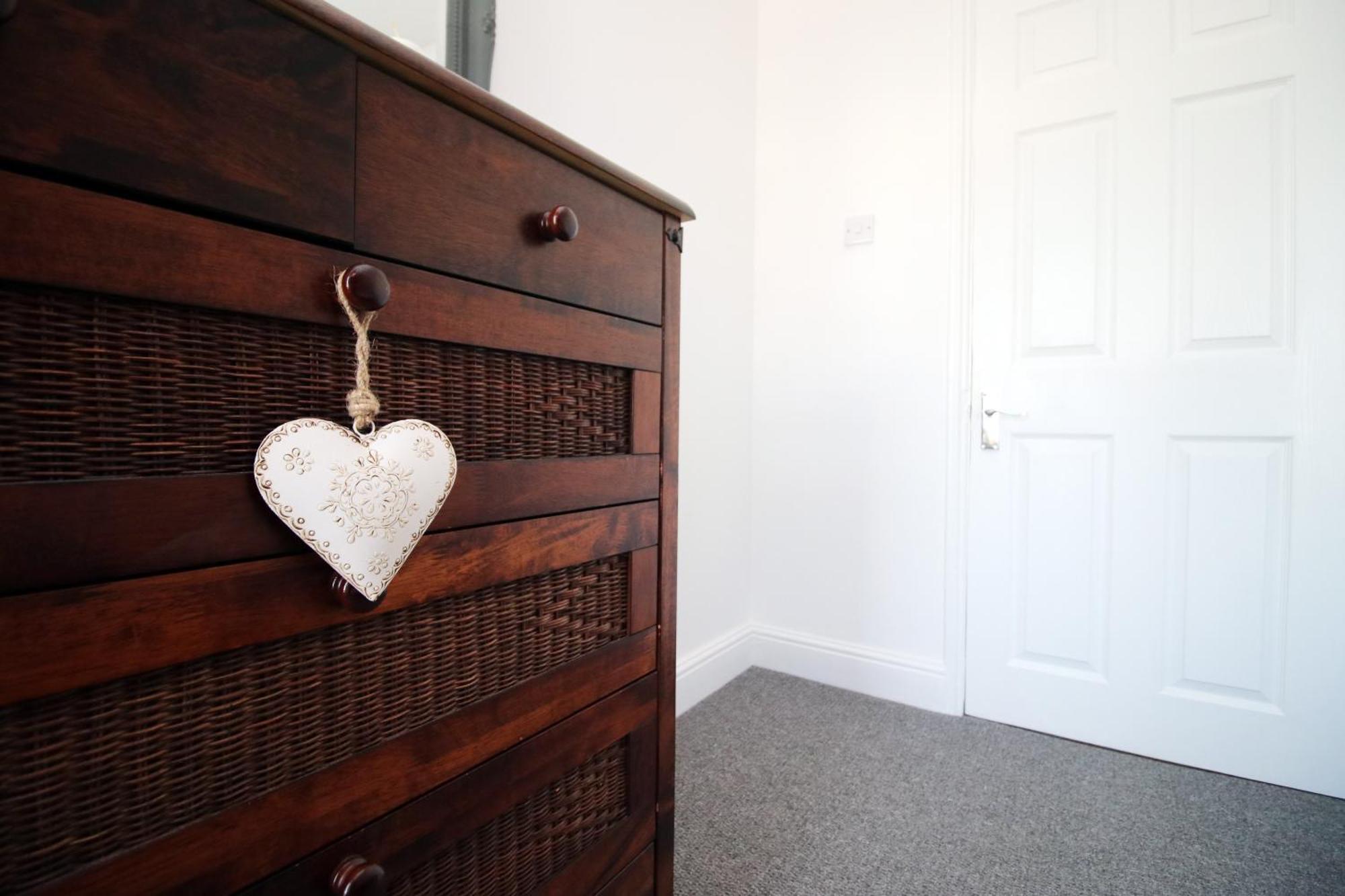 - 3 Bedroom - Free Parking - Walk To Shopping Town Centre And Castle Casa vacanze *