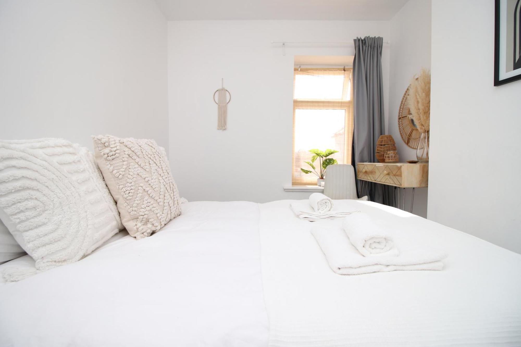 Casa vacanze - 3 Bedroom - Free Parking - Walk To Shopping Town Centre And Castle *